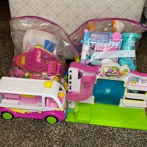 HUGE Shopkins Lot Over 100 Shopkins And Lots of Sets
